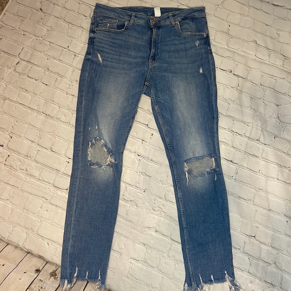 Denim size 32 Distressed Skinny Jeans